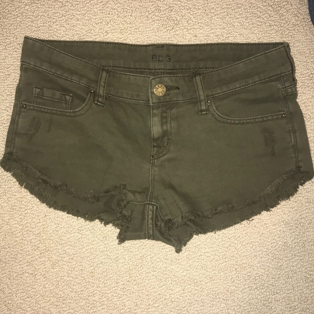 BDG GREEN SHORTS